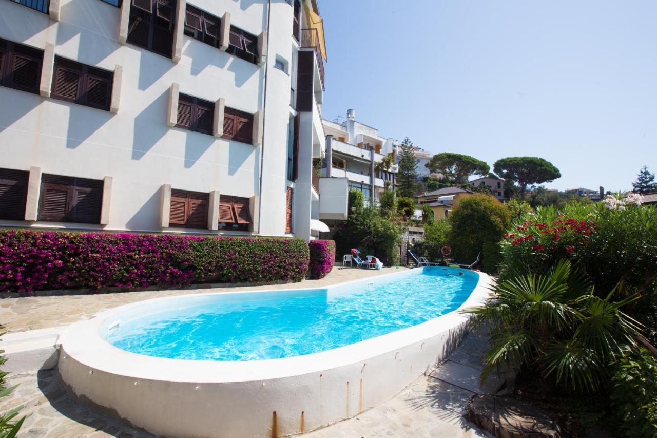 Nautilus Vista Mare Mozzafiato A 180 Gradi- Posto Auto Privato - 2 Camere Matrimoniali Piu 1 Divano Letto Singolo-Sky,Netflix-Wifi 200Mg Рапалло Экстерьер фото