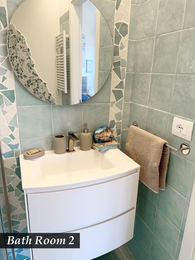 Nautilus Vista Mare Mozzafiato A 180 Gradi- Posto Auto Privato - 2 Camere Matrimoniali Piu 1 Divano Letto Singolo-Sky,Netflix-Wifi 200Mg Рапалло Экстерьер фото